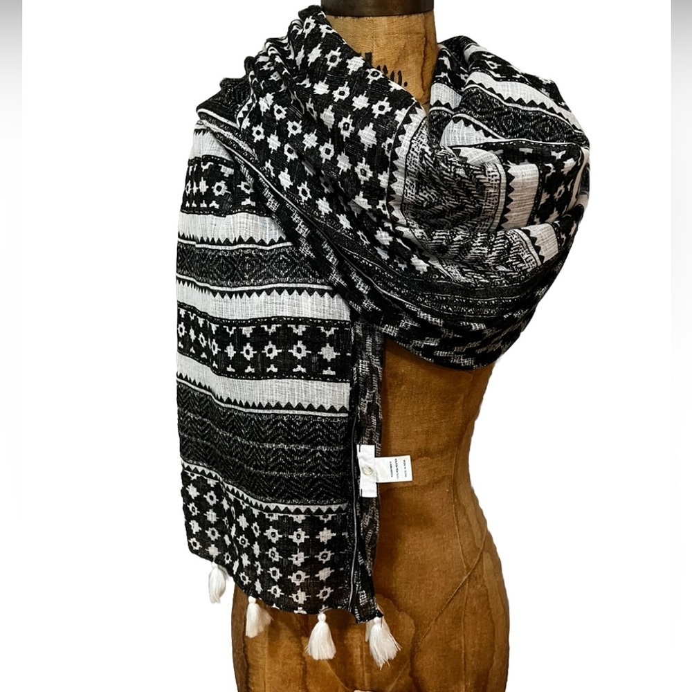 Charming Charlie Extra Long/Wide Tassel Scarf Black & White Made in India!